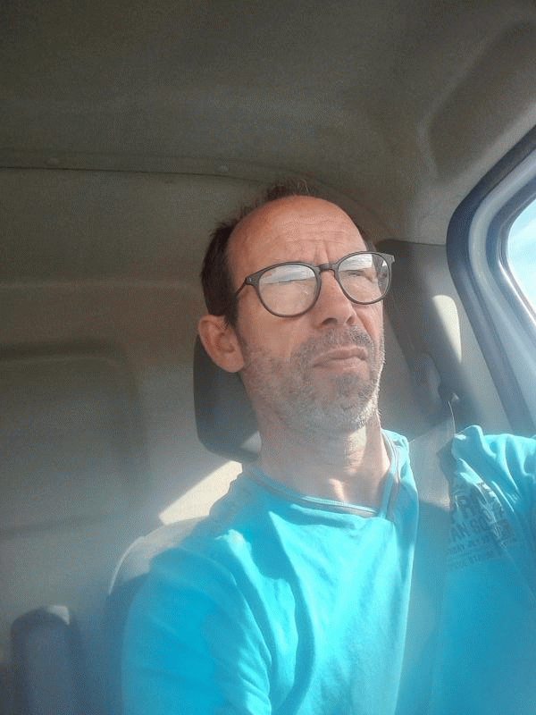 ERIC 57 ans Senonches