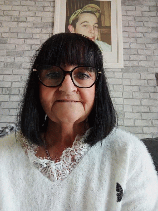 isabelle 65 ans Pleugueneuc