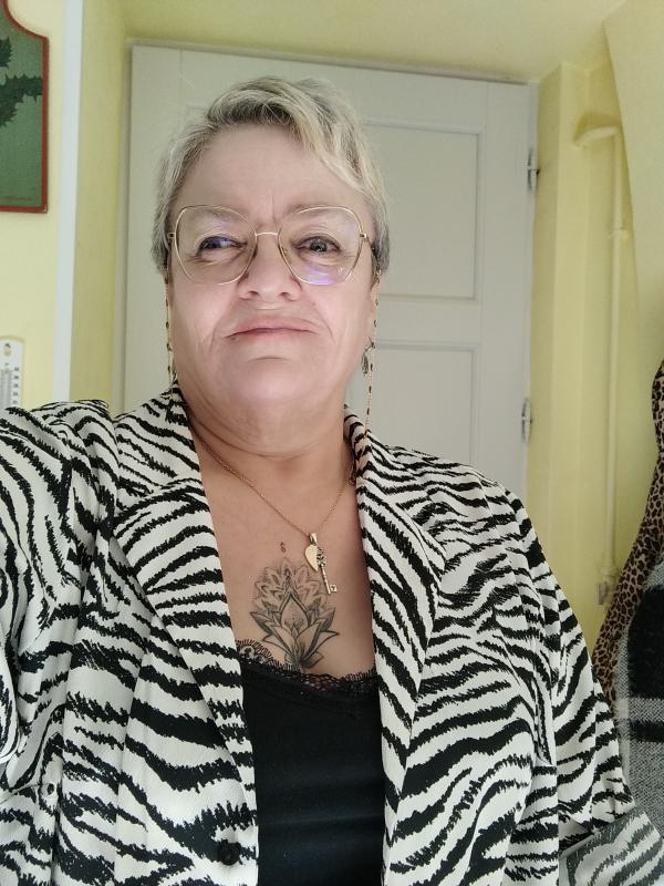 Joëlle  67 ans Issoire