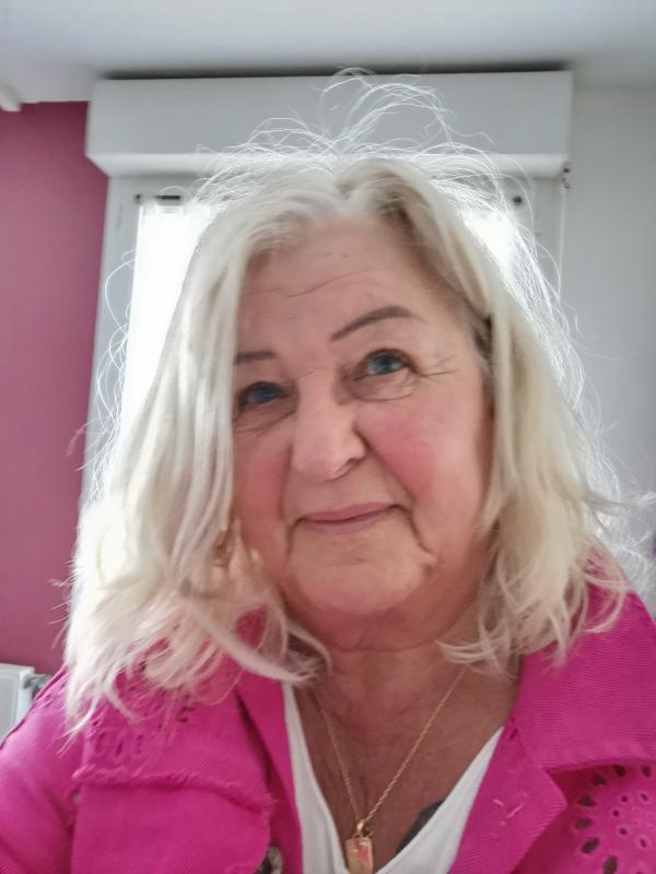 Nicole  70 ans Mions