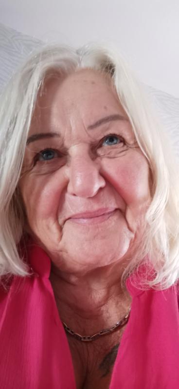 Nicole  72 ans Mions