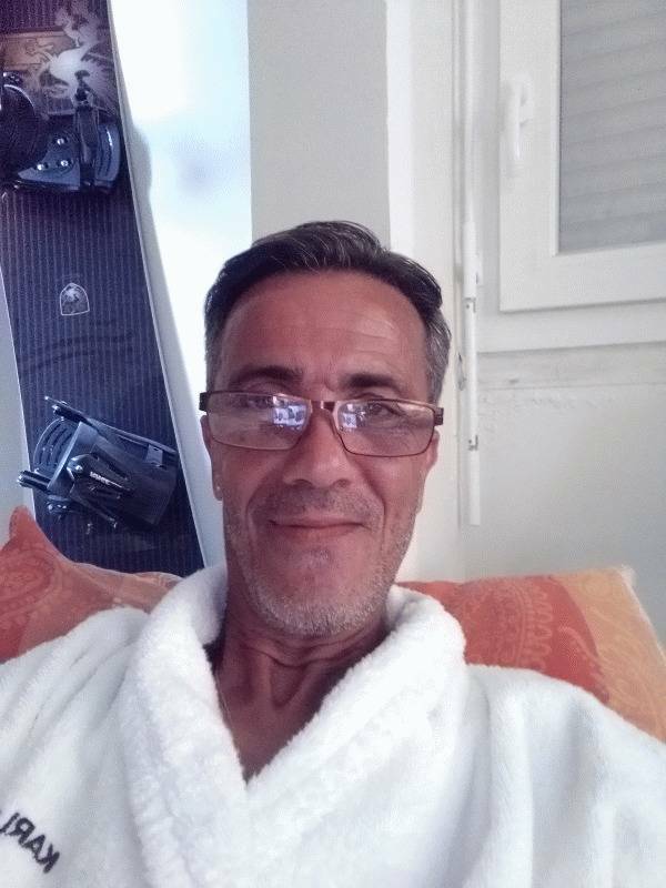 Farouk 54 ans Montereau faut Yonne