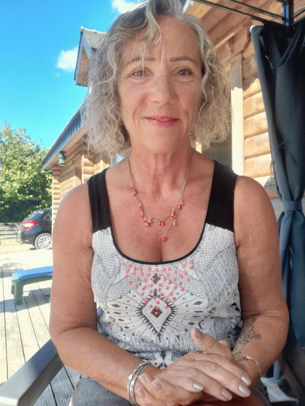 Katia 63 ans Joué sur Erdre