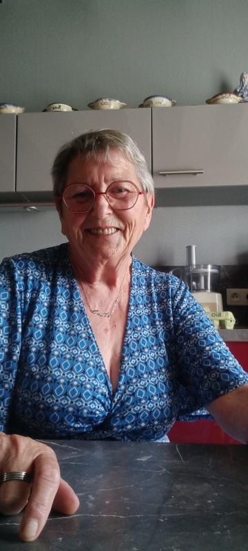 Marie Claude 77 ans Locminé