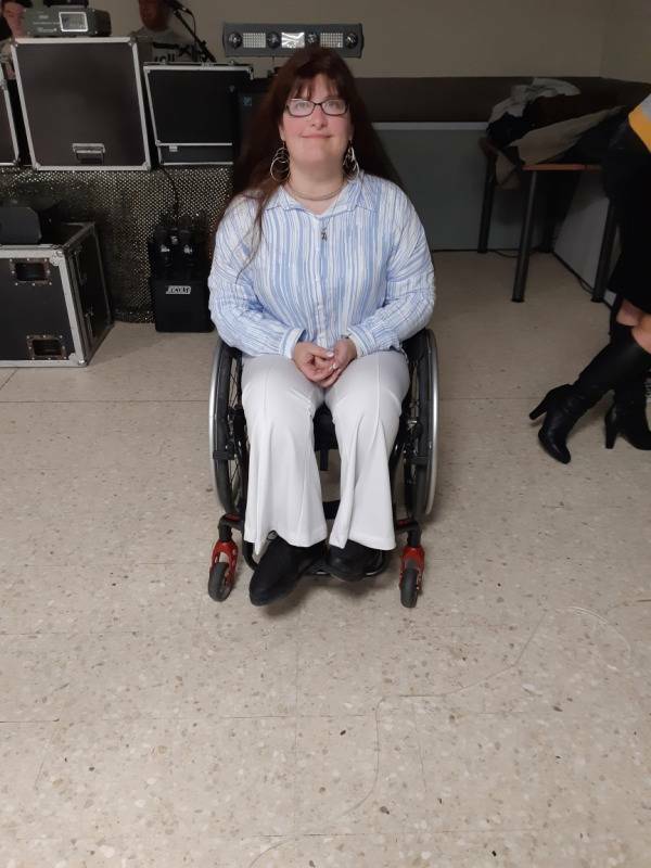 rencontre jeune femme en fauteuil roulant