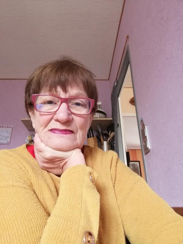 Jocelyne  77 ans Caen