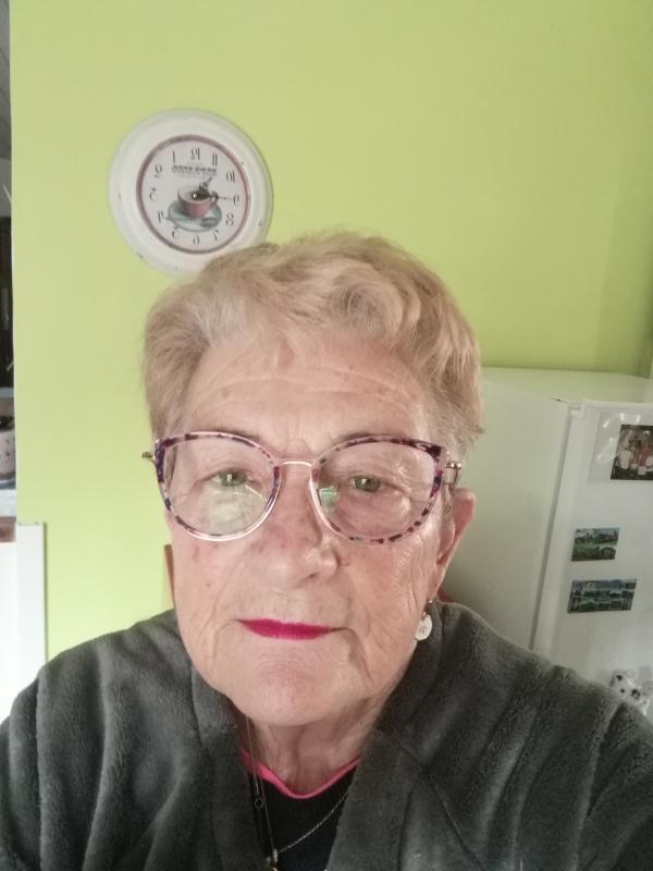 Janie 77 ans Magnac sur Touvre