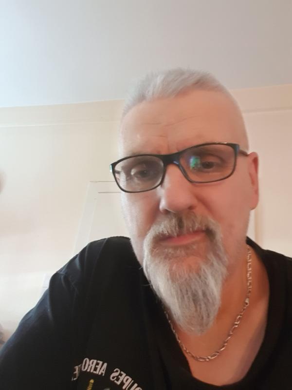 frank 55 ans Mailly le Camp
