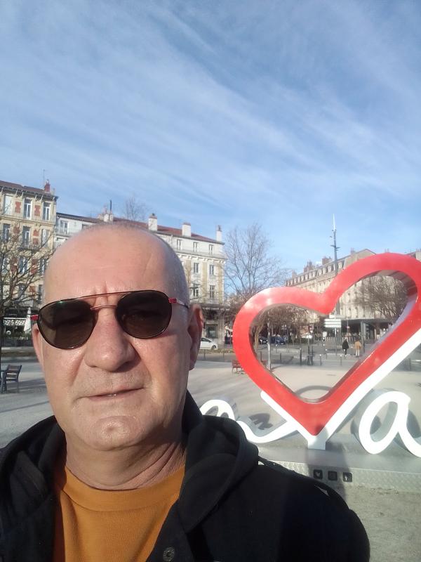 Christophe  58 ans Lyon