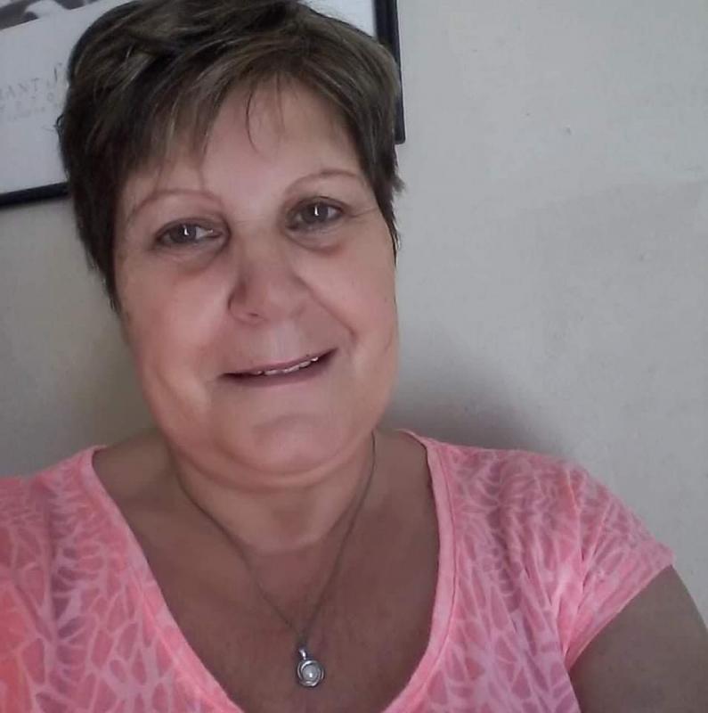 Josiane  74 ans Le Pellerin