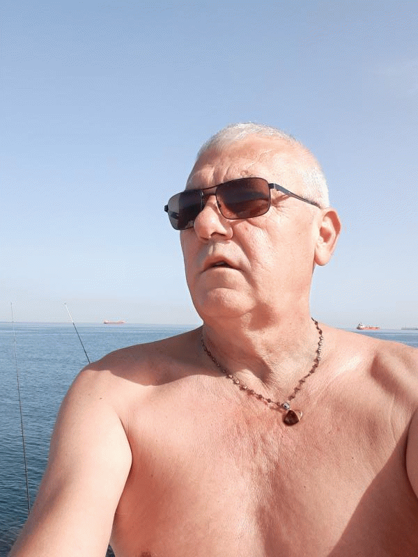 Bruno  58 ans Rognonas