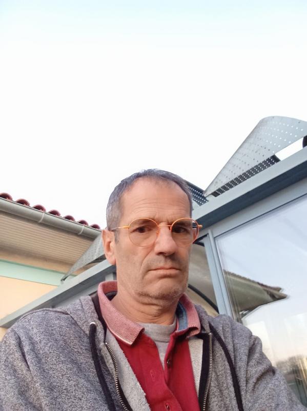 Gilles  57 ans Capens