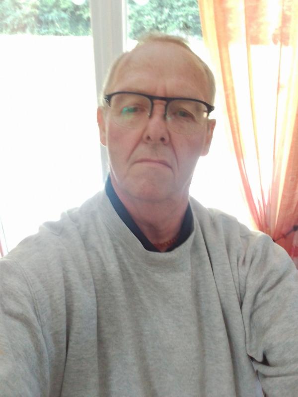 alain 72 ans Origny en Thiérache