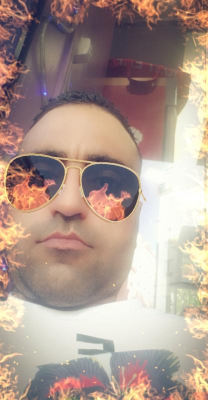 Hicham  39 ans paris 18eme arrondissement