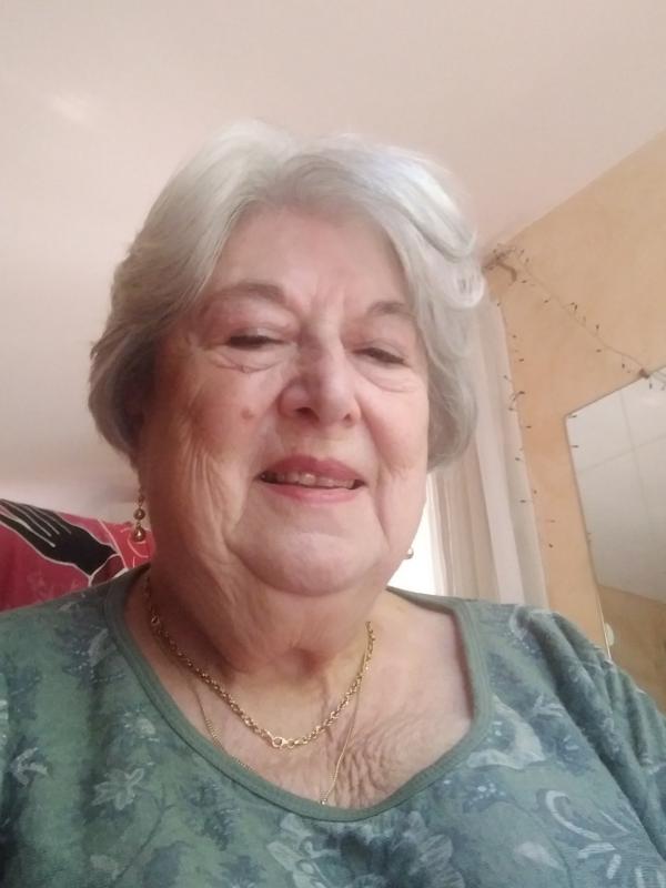 Helene  78 ans Orsan