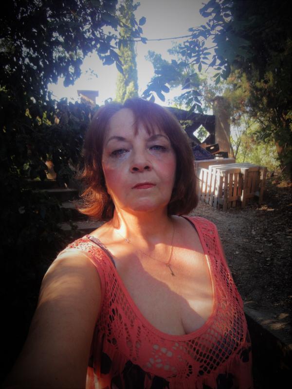 sally 63 ans Saint Savournin