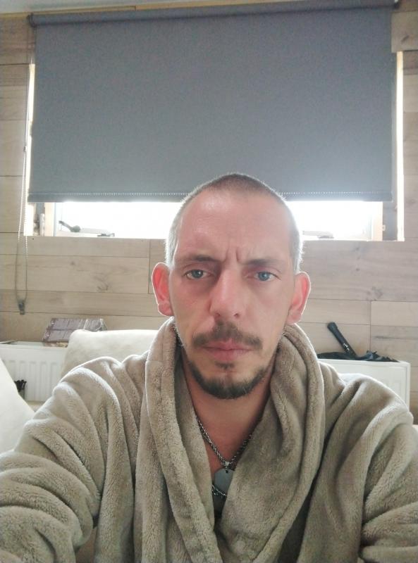 Freddy  37 ans Marolles sur Seine