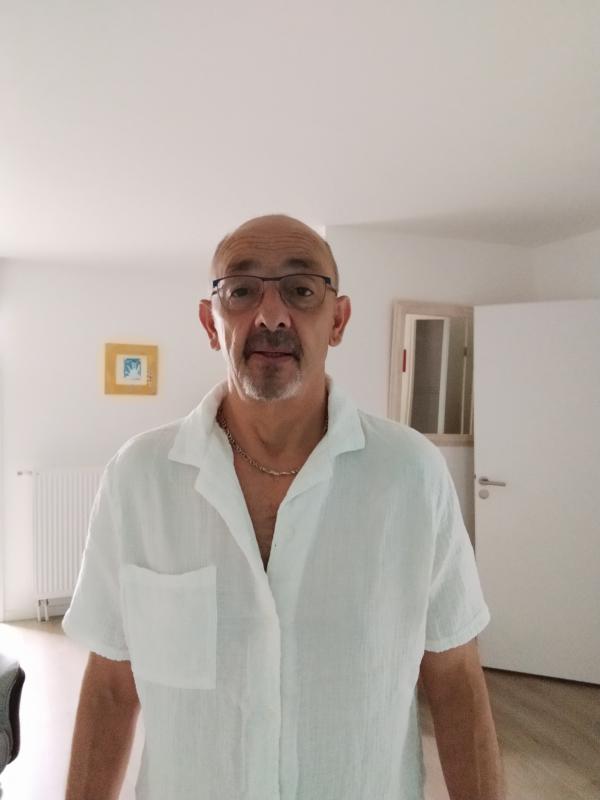Fabrice  66 ans Tours