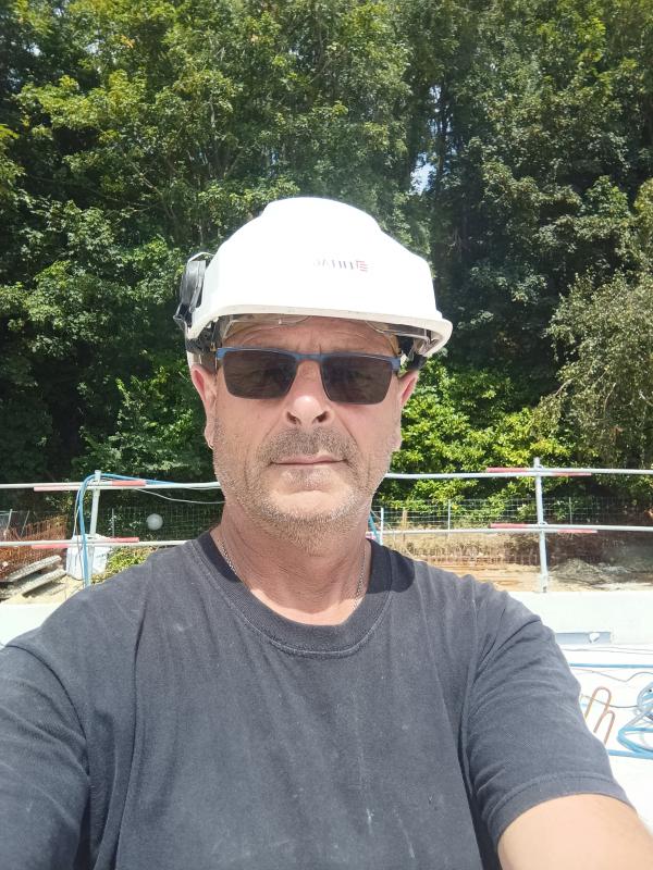 Emmanuel  56 ans Bolleville