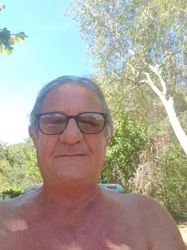 Jacky  66 ans Bords