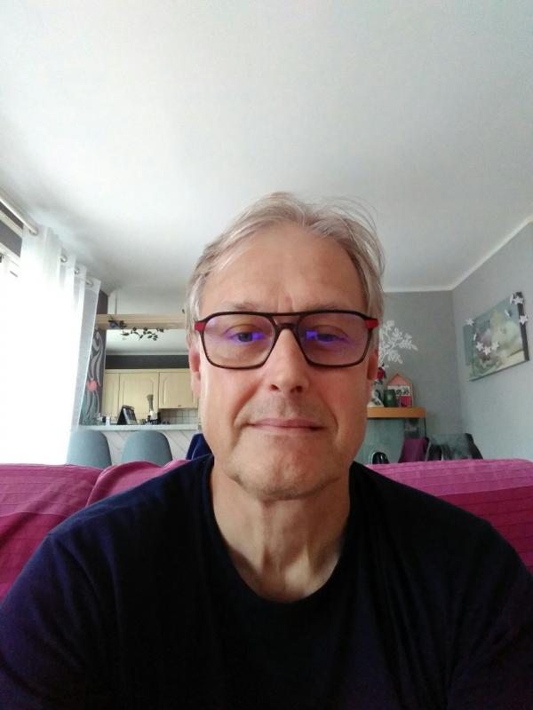 yves 62 ans Ploeren