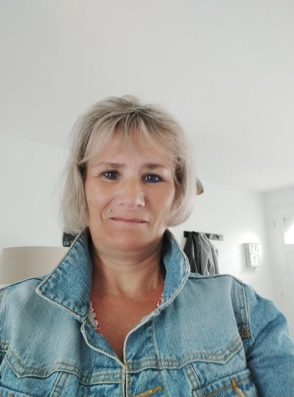 cabanier laure 56 ans Les Écrennes