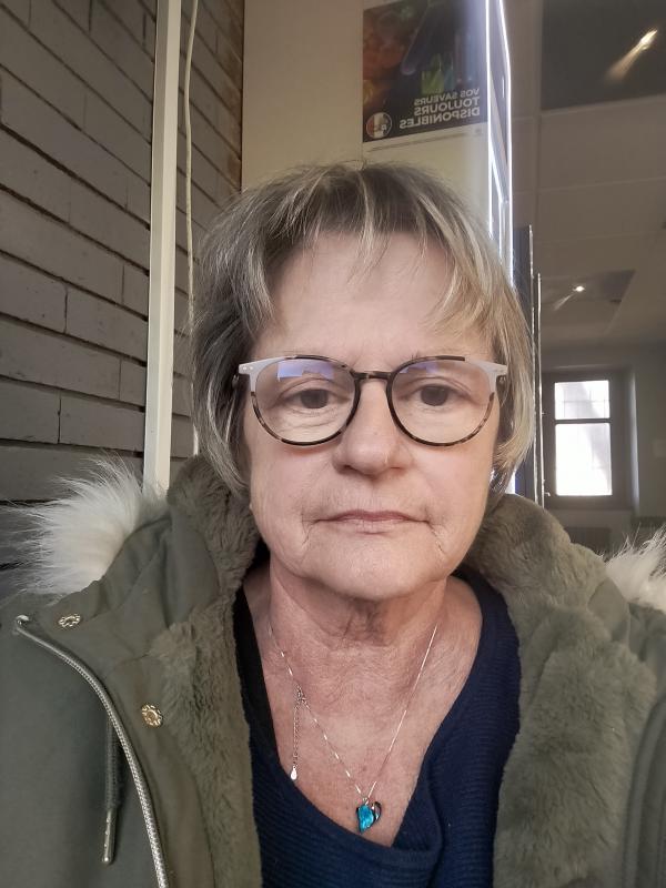 Dominique  67 ans Betton