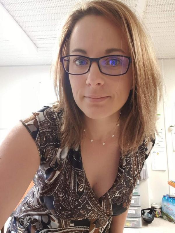 Rencontre carine 37 ans Pau je suis une personne simple facile a