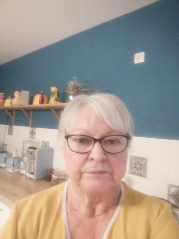 Ginette  71 ans Manziat
