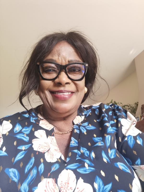 Retshi 69 ans Rueil Malmaison