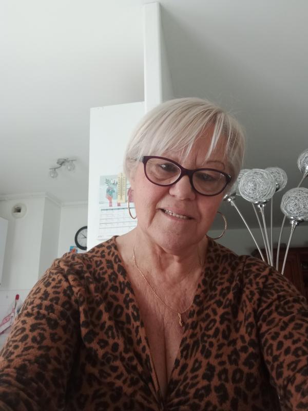 Anne 76 ans L'Étrat