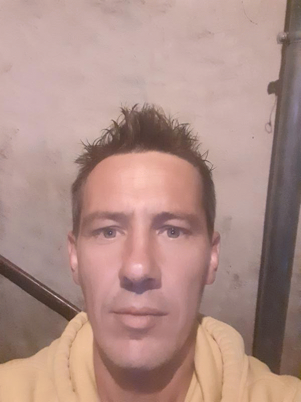 Nicolas  44 ans Conlie