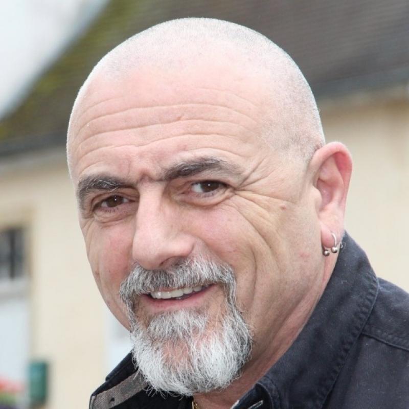 Tony 68 ans Auxerre