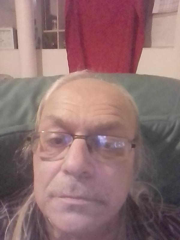 David  59 ans Angoulême
