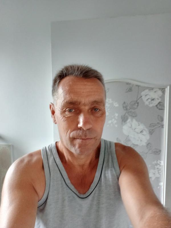 Guy  61 ans Compiègne