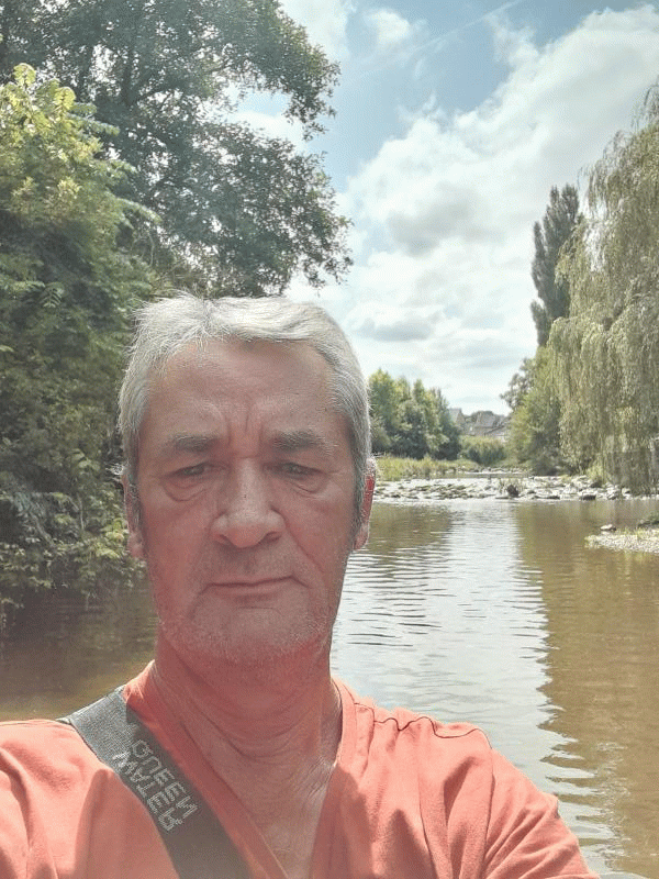 Emmanuel 58 ans Laval