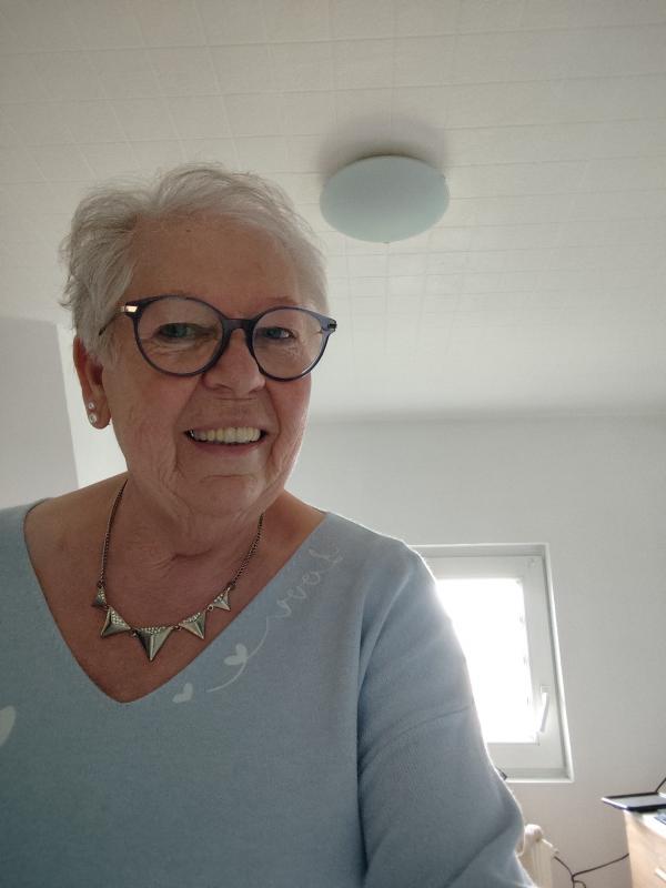 Chantal 76 ans Bourg Achard