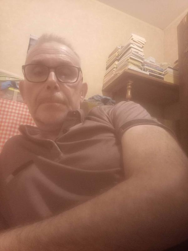 Didier 67 ans Angers