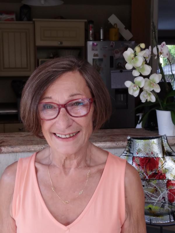 Hortense 76 ans Châlons en Champagne