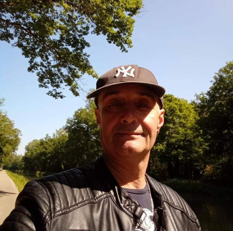 Patrick  57 ans Troyes