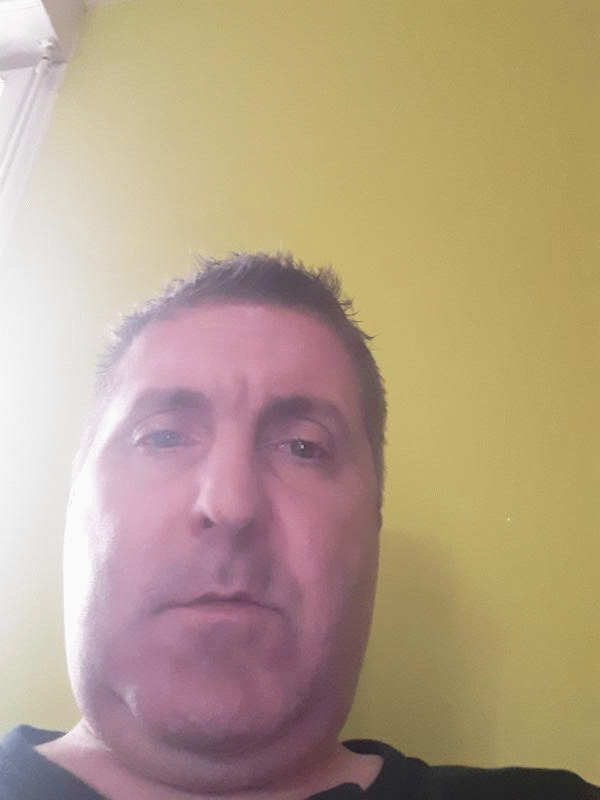 Chris 44 ans Laval