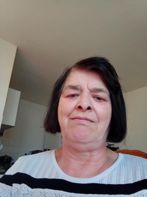 Micheline  69 ans Amiens