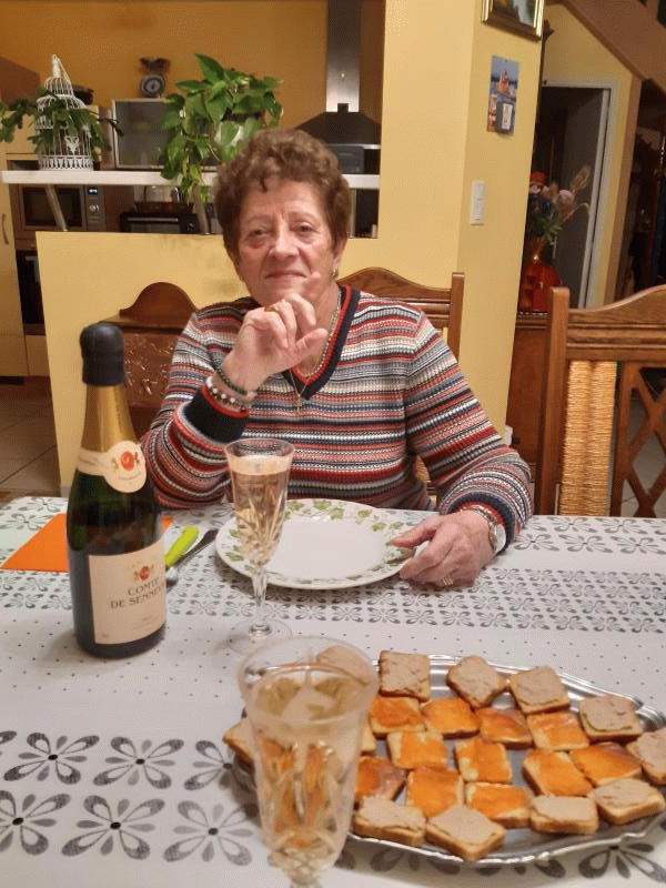 Marie-France  77 ans Doué la Fontaine