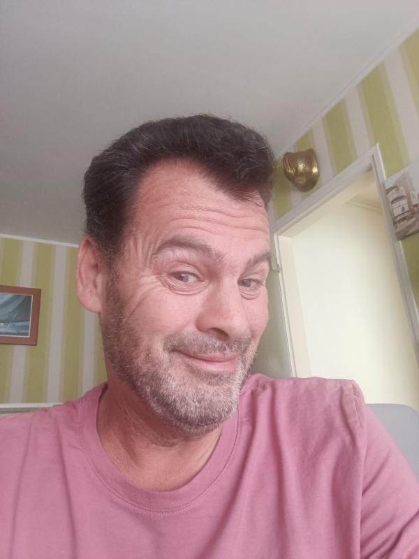 Eric 52 ans Caen