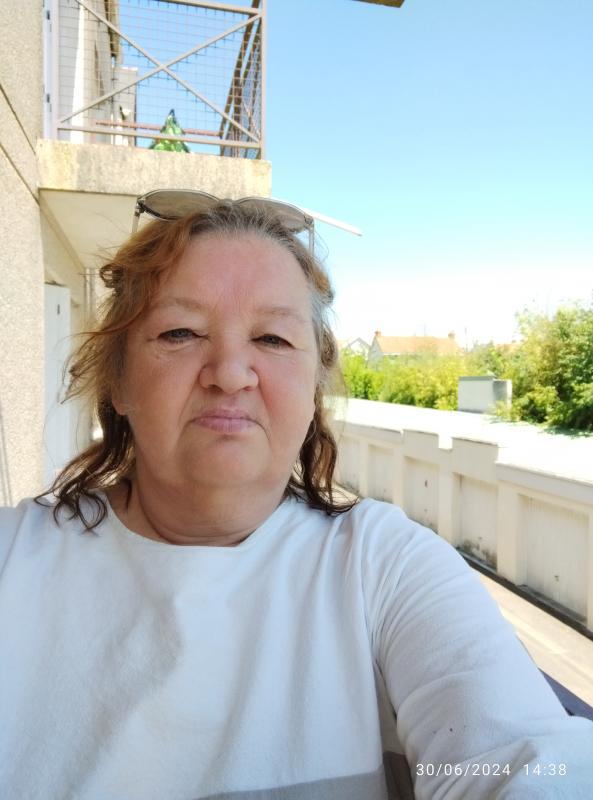 VERONIQUE 61 ans Nantes