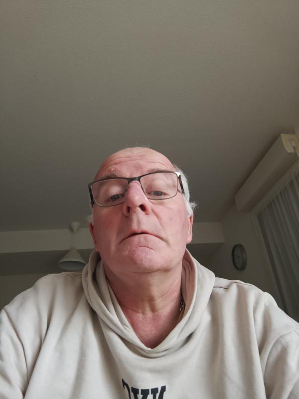 Laurent 58 ans Bagnols sur Cèze