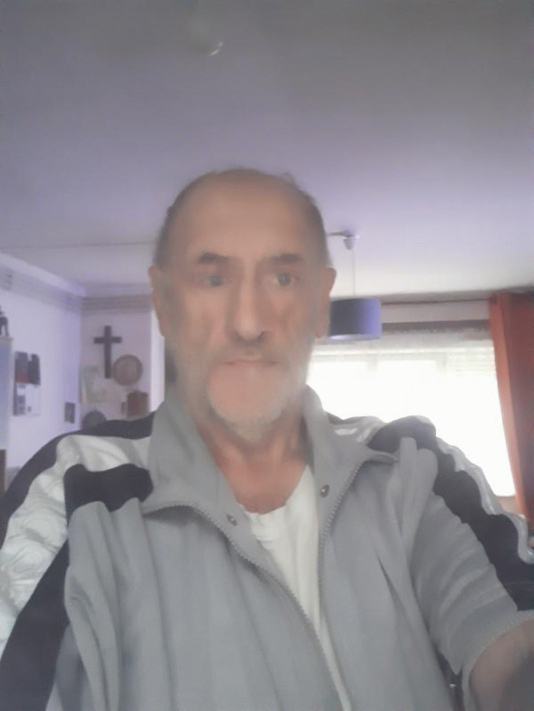 Michael 64 ans Auberchicourt