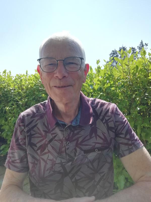 Bernard  73 ans Janville sur Juine