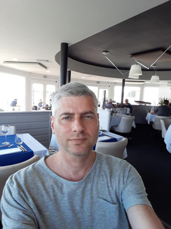 Yann  52 ans Saint Nazaire