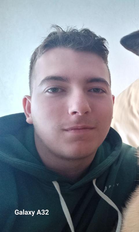 Alexis  20 ans Dunkerque